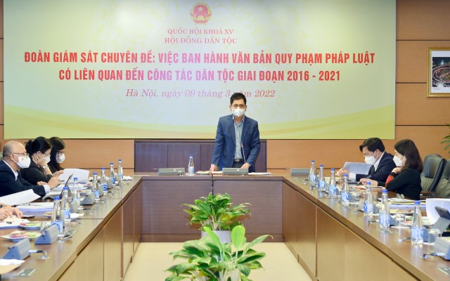 ĐOÀN GIÁM SÁT CỦA HỘI ĐỒNG DÂN TỘC LÀM VIỆC VỚI CÁC BỘ VỀ VIỆC BAN HÀNH VĂN BẢN QUY PHẠM PHÁP LUẬT LIÊN QUAN ĐẾN CÔNG TÁC DÂN TỘC